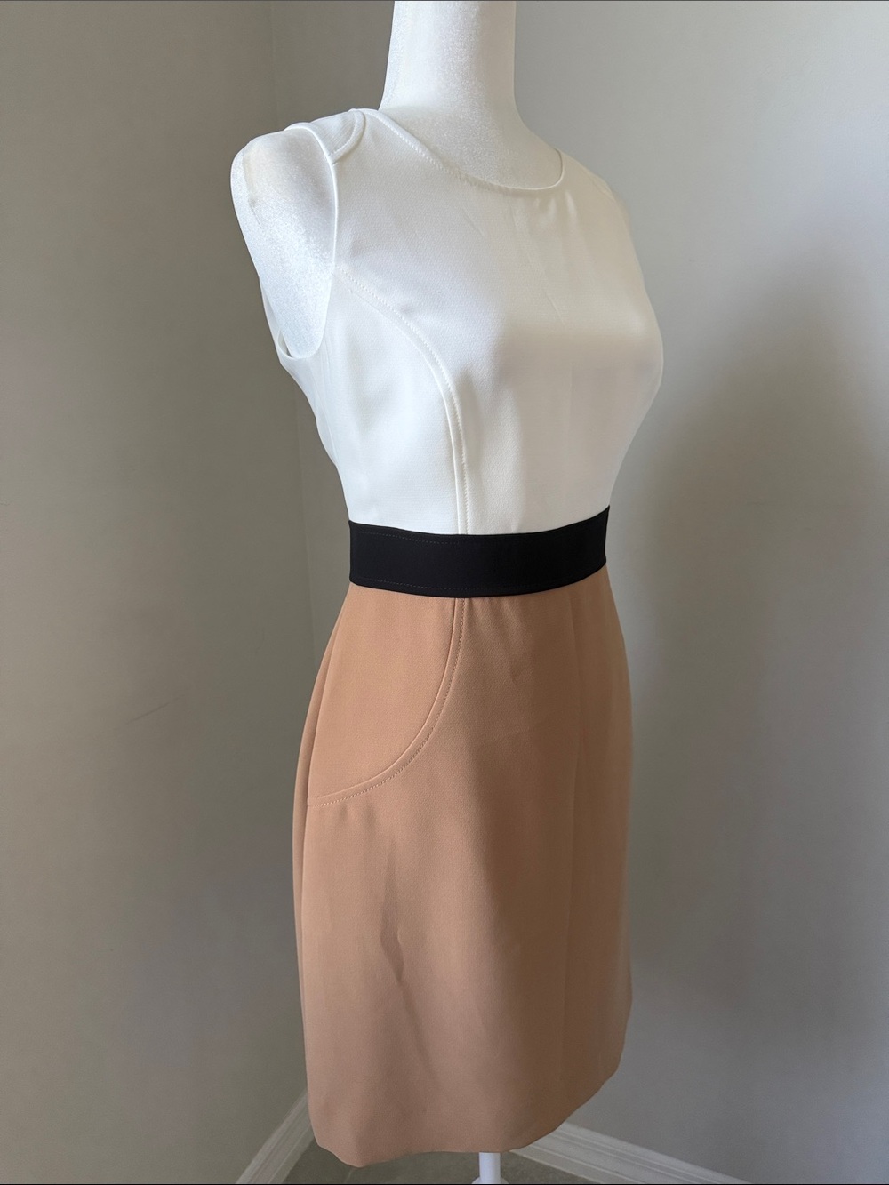 TAHARI ASL Sleeveless Colorblock Sheath Dress White / Black / Camel Size 6P - Picture 6 of 13
